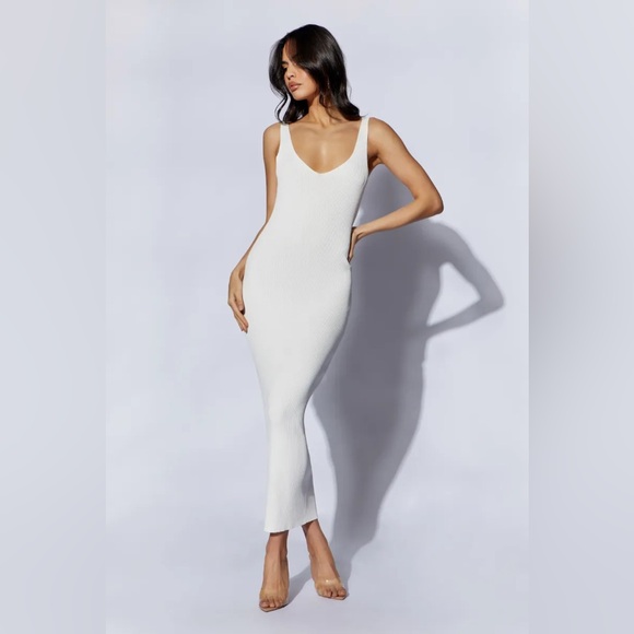 Meshki Jodie V Neck Midi Dress in Nude - Picture 4 of 5